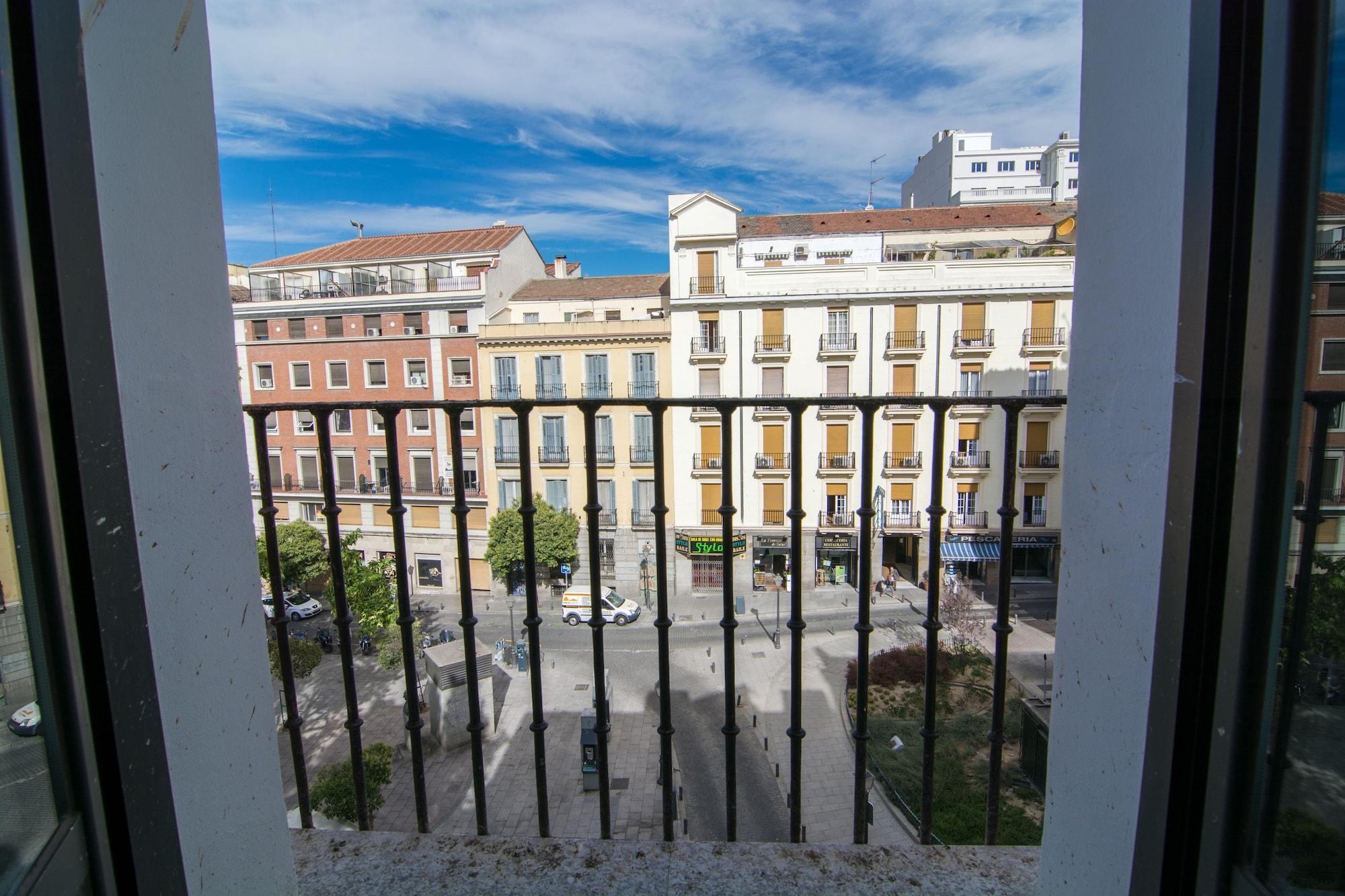 Petit Palace Plaza Del Carmen Madrid Exteriör bild